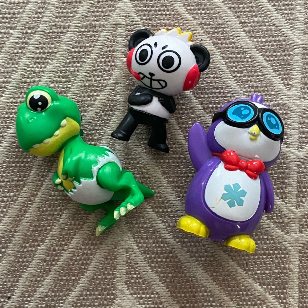 3 Ryan’s World Mini Figures. Bundle 3/$20